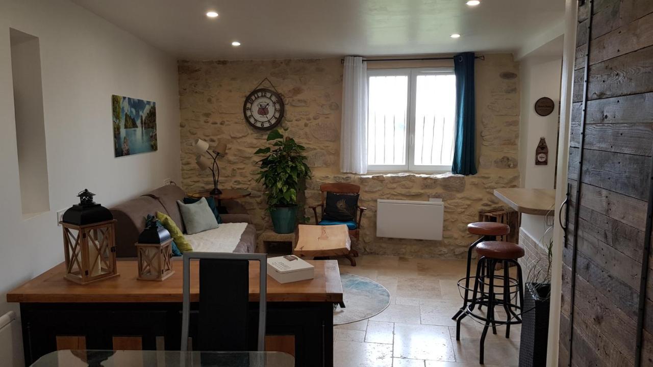 Maison Au Calme En Campagne Climatisee Apartment Caderousse